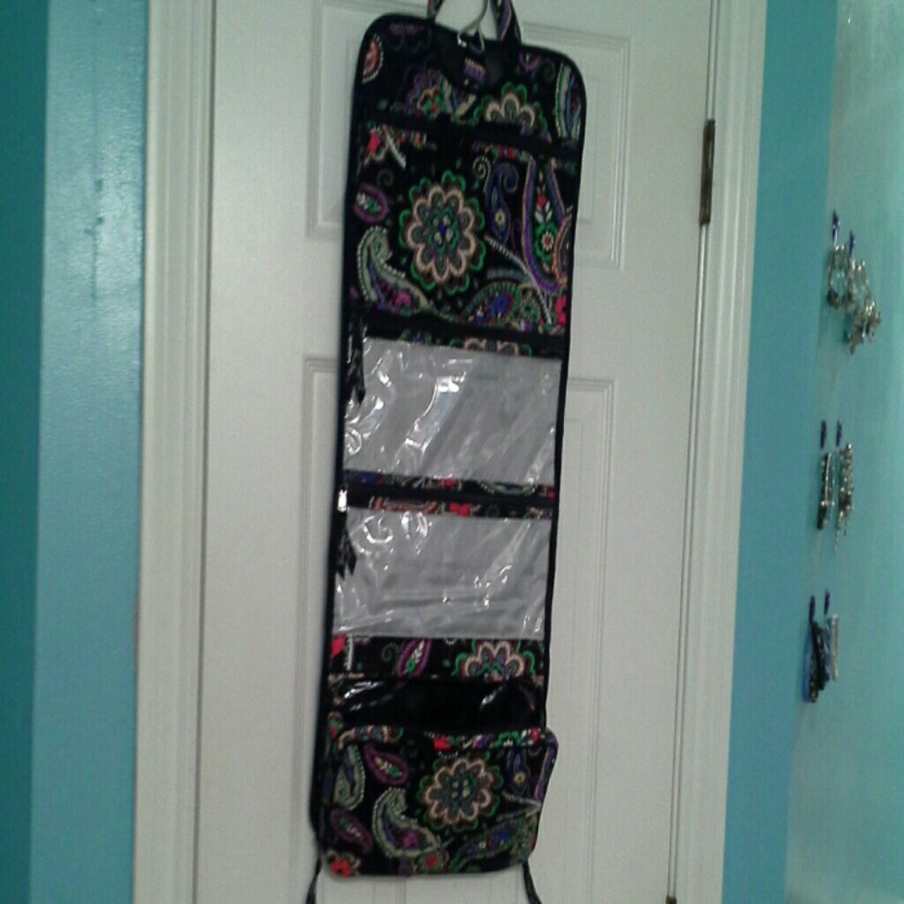 Hanging travel organizer